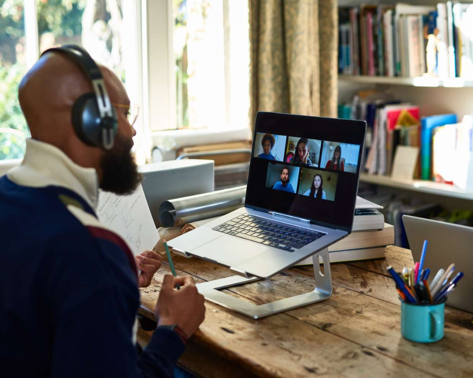 Why Remote Workers Are Choosing the Moovv Treadmill to Stay Fit